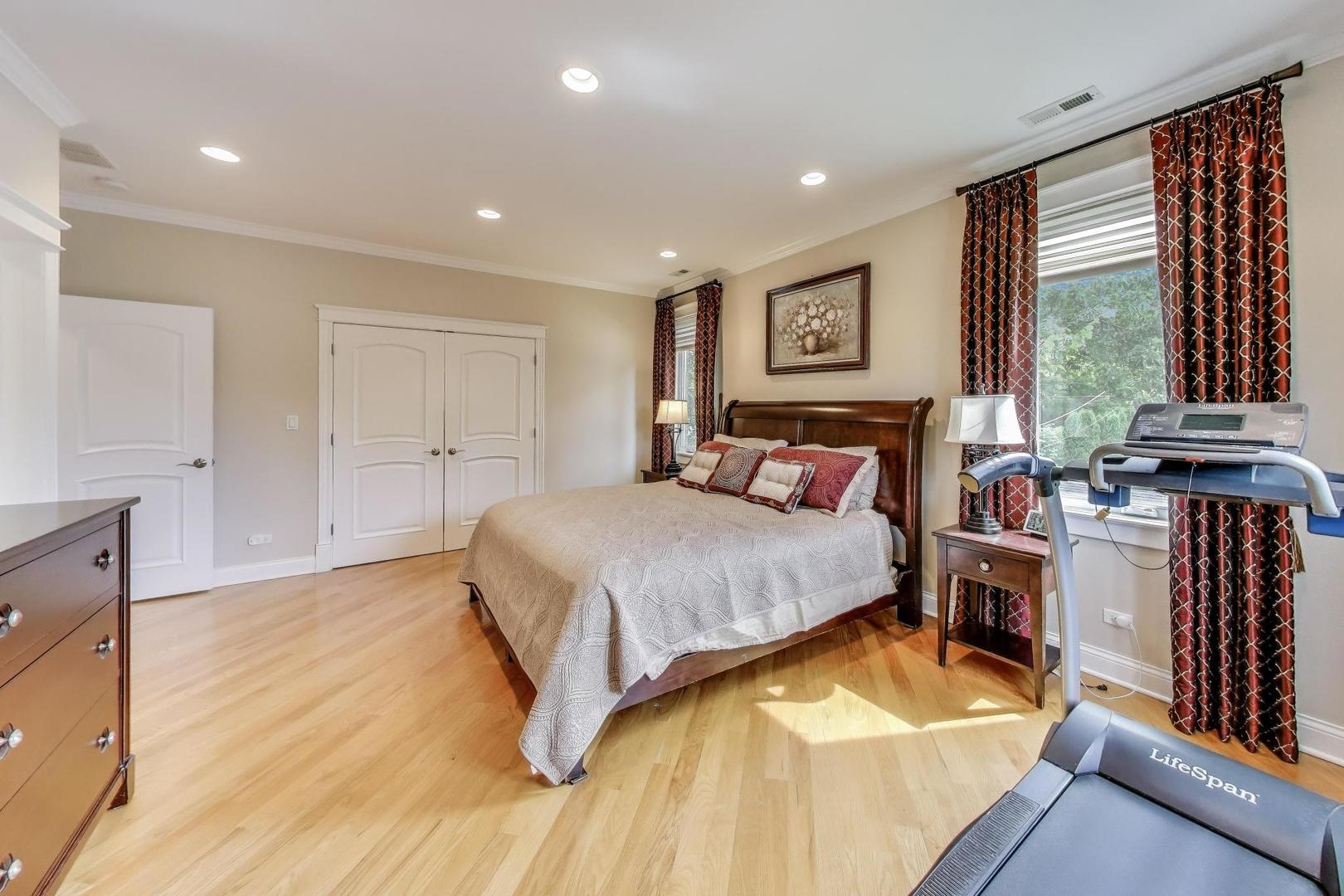3472 W North Shore Avenue Property Photo 13