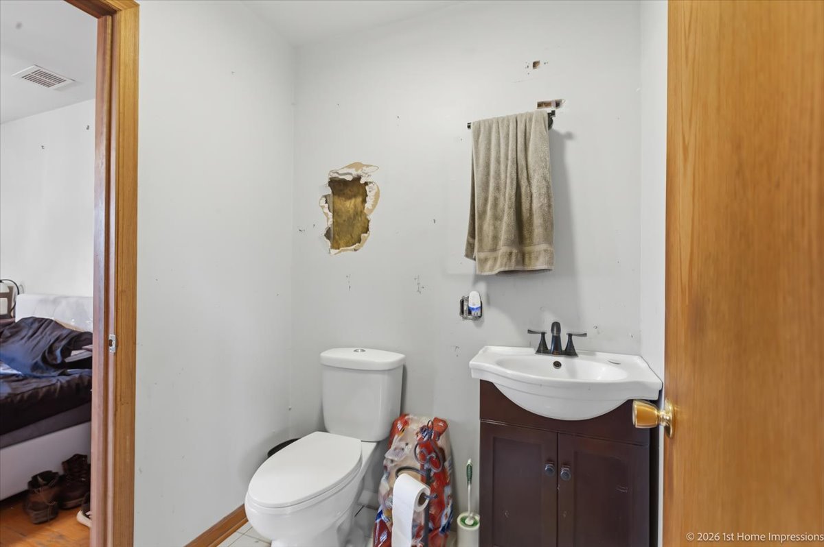 7817 W 98th Place Property Photo 10