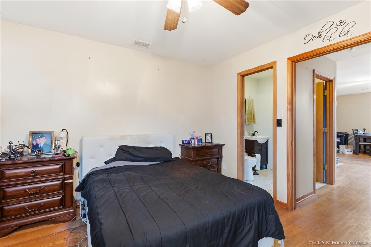 7817 W 98th Place Property Photo 12
