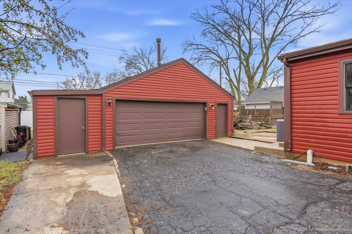 7817 W 98th Place Property Photo 13