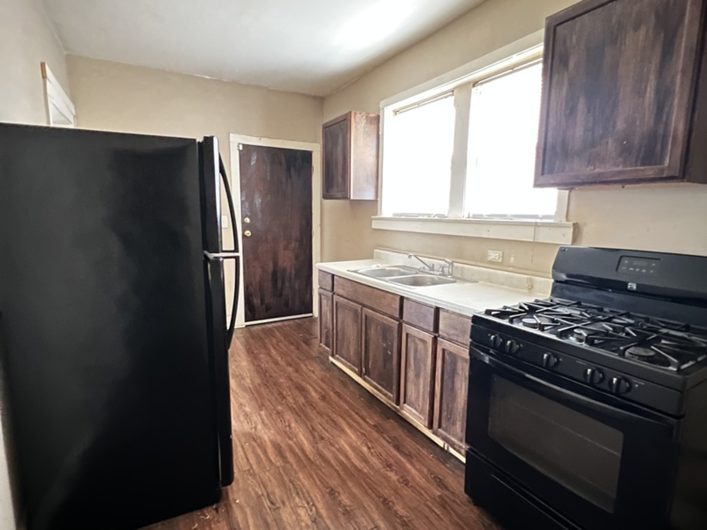 7823 S Cornell Avenue Property Photo 14