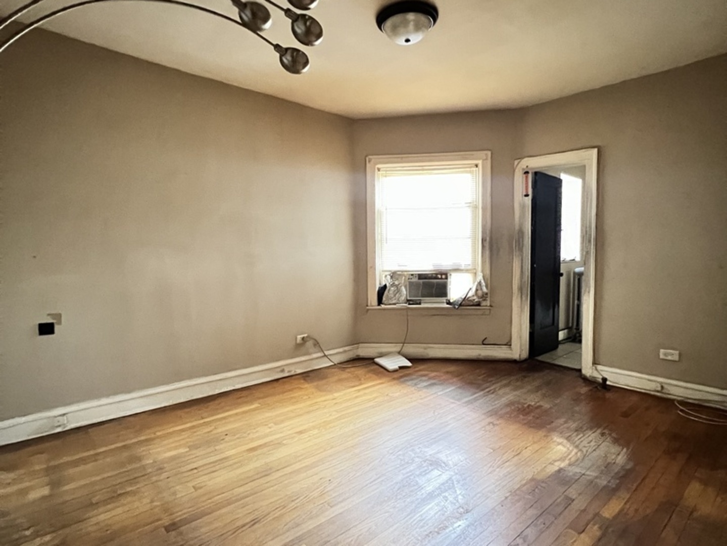 7823 S Cornell Avenue Property Photo 20