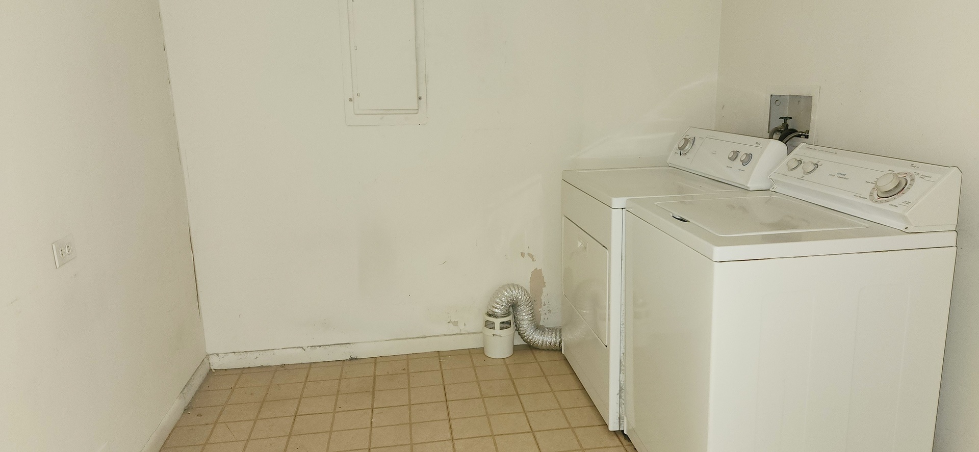 221 E Walton Place 17e Property Photo 13