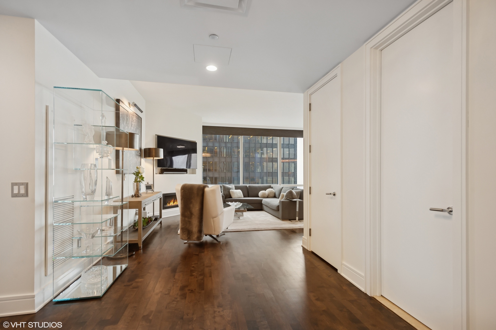 401 N Wabash Avenue 44f Property Photo 2