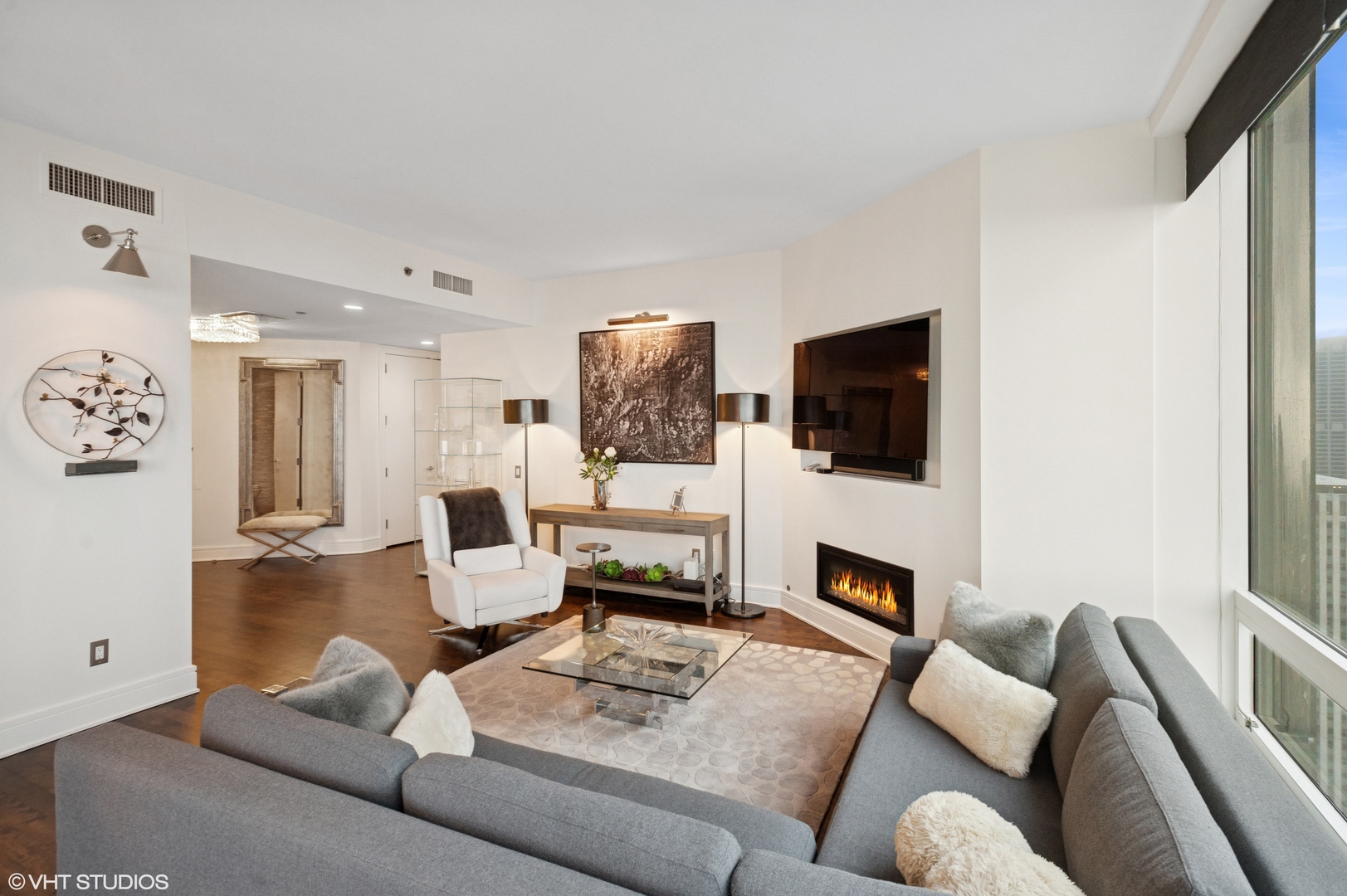401 N Wabash Avenue 44f Property Photo 8
