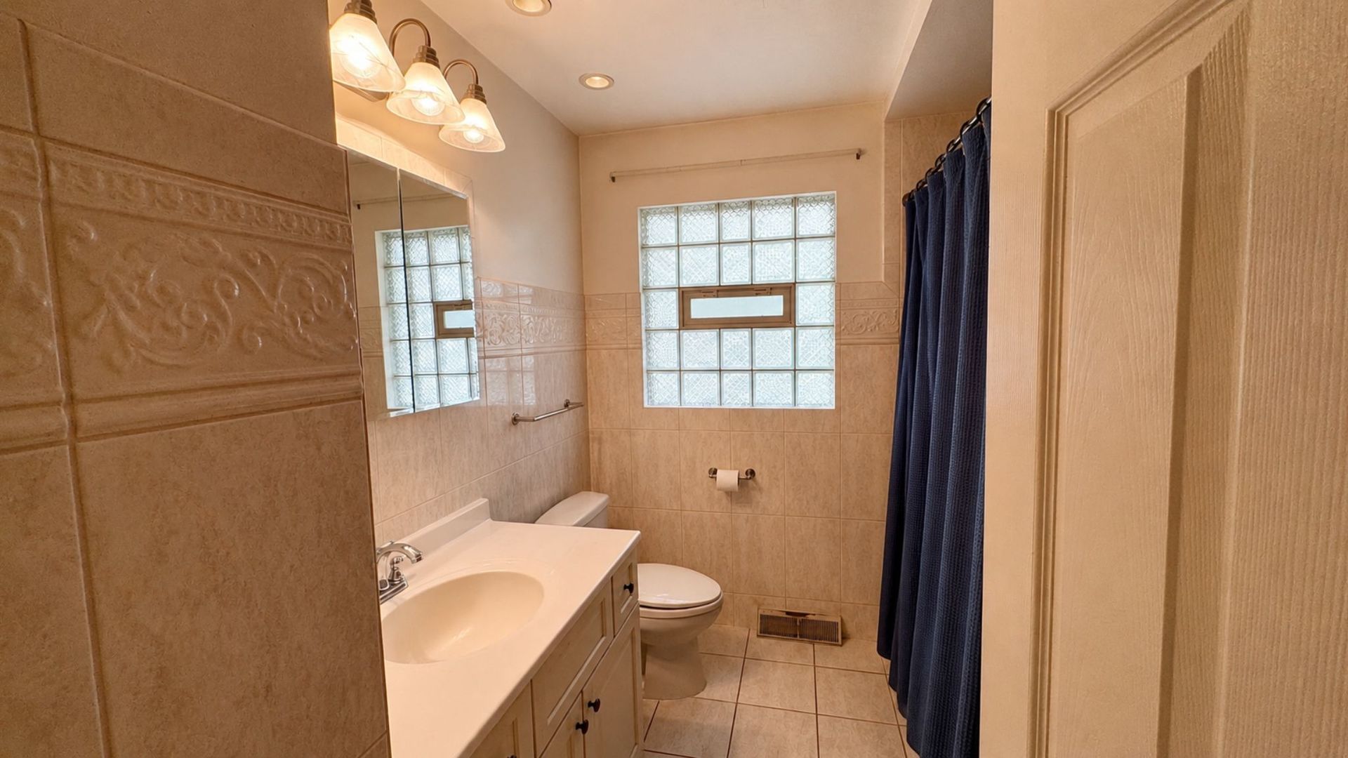 539 E 169th Street Property Photo 17