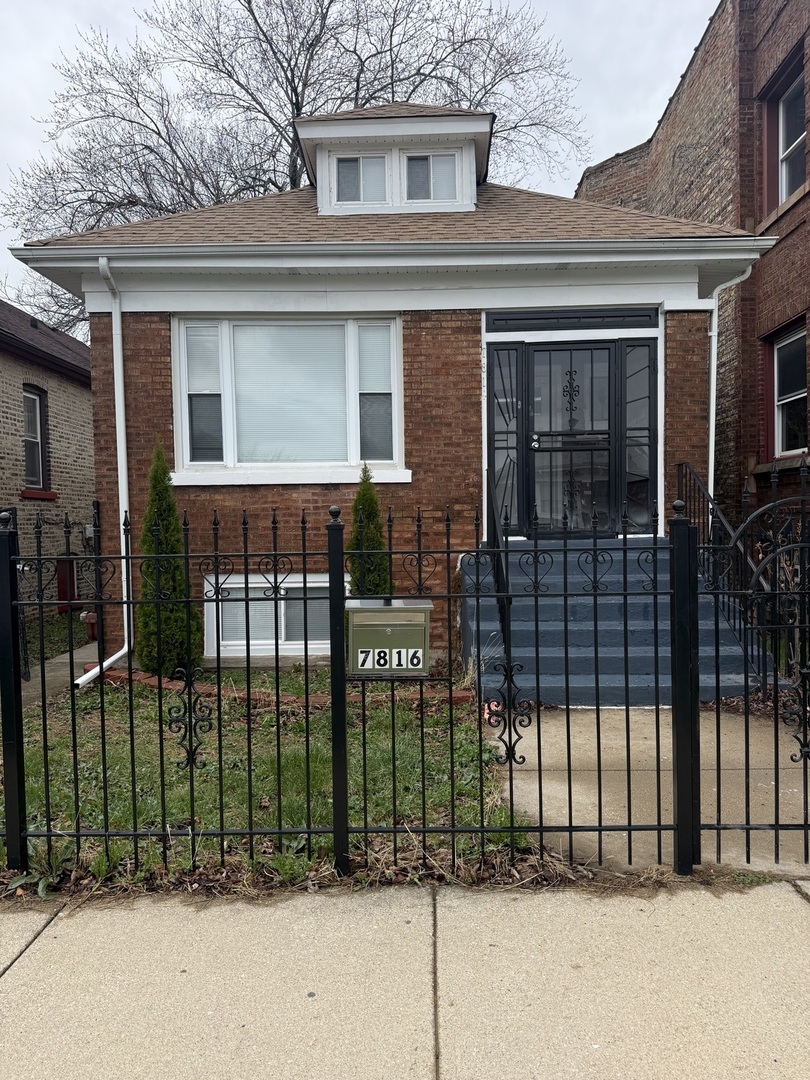 7816 S Hermitage Avenue Property Photo 1