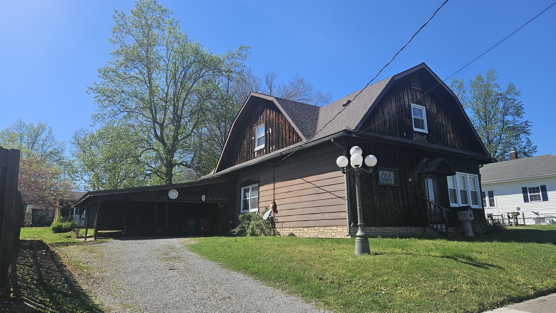 906 Barham Avenue Property Photo 1