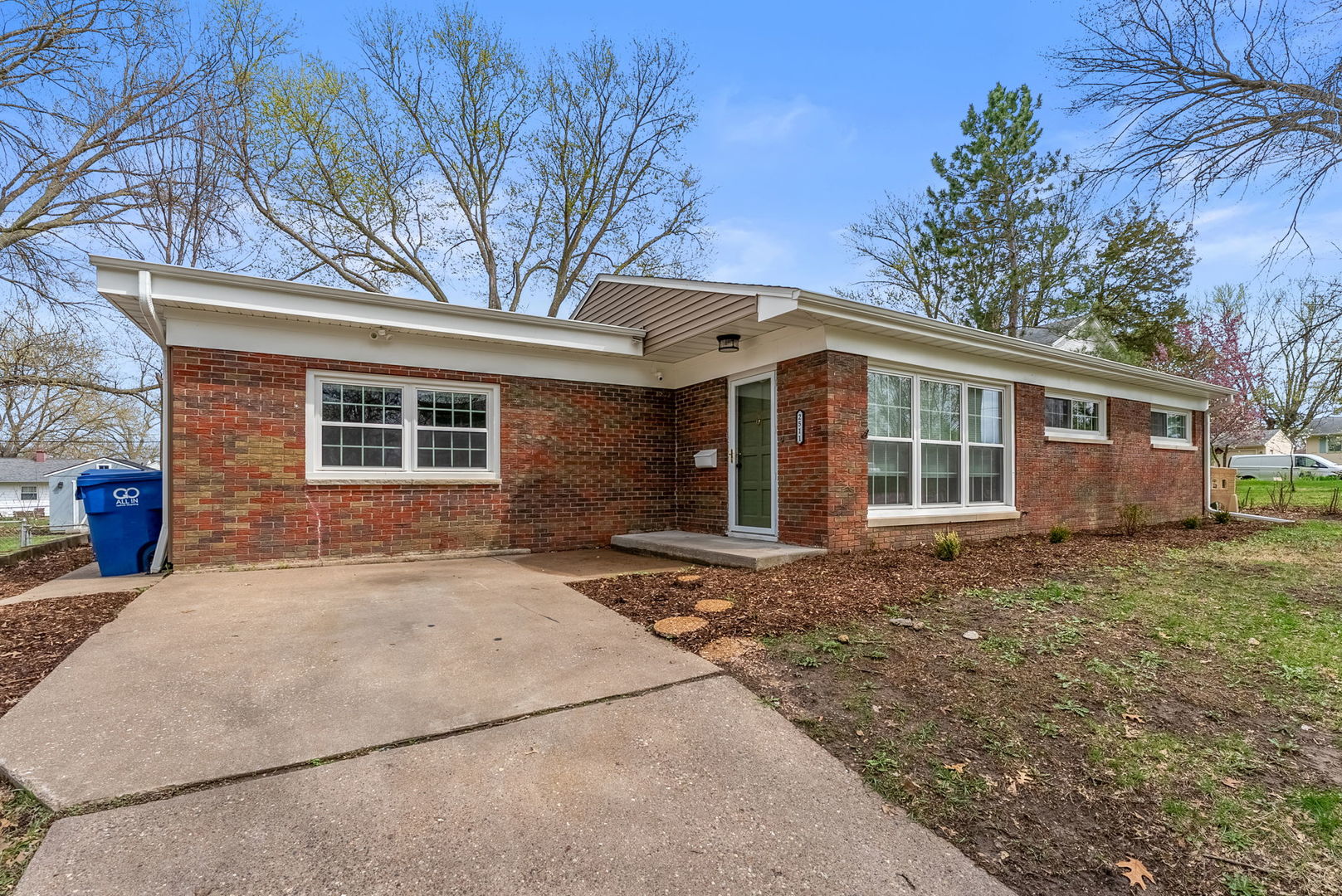 2511 Belle Avenue Property Photo 1