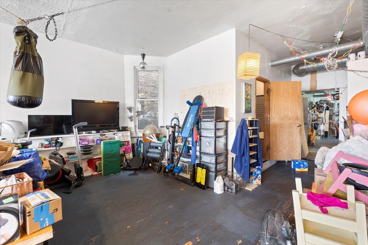 2605 W Division Street Property Photo 6
