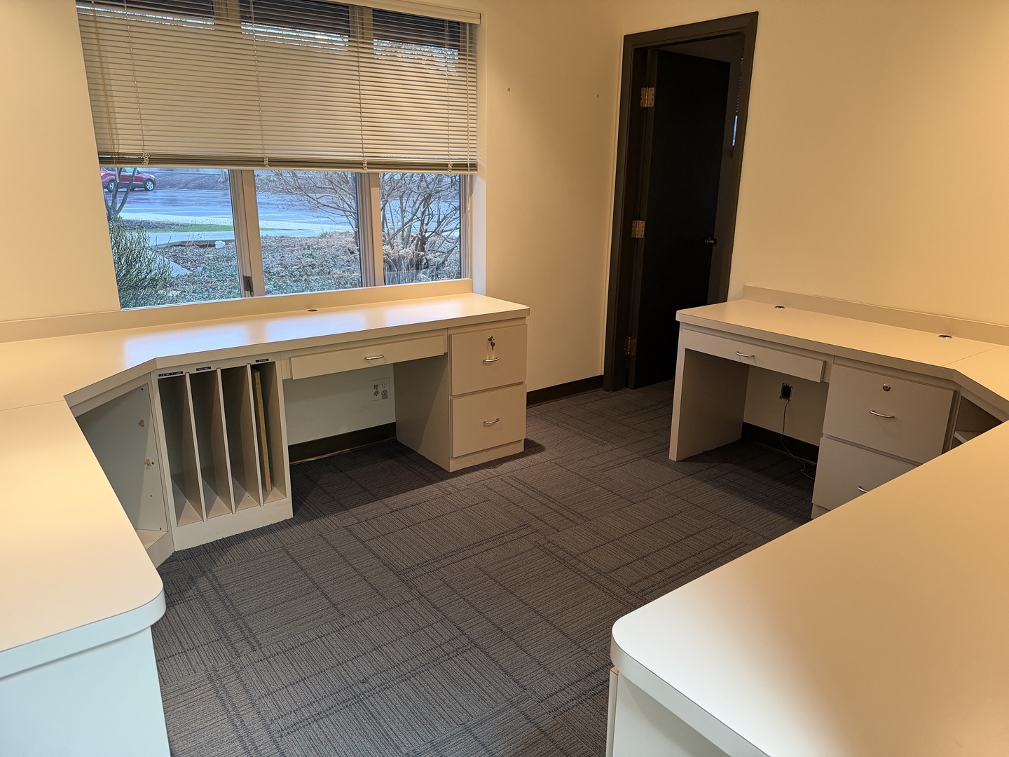 501-517 Thornhill Drive E Property Photo 44