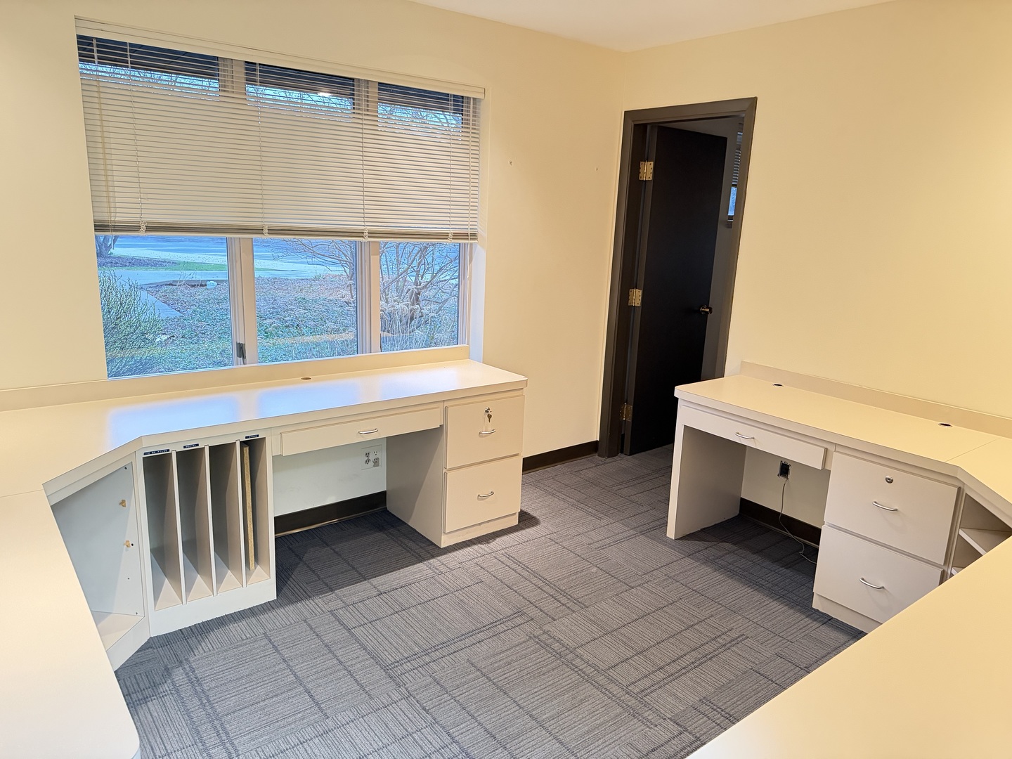 501-517 Thornhill Drive E Property Photo 45