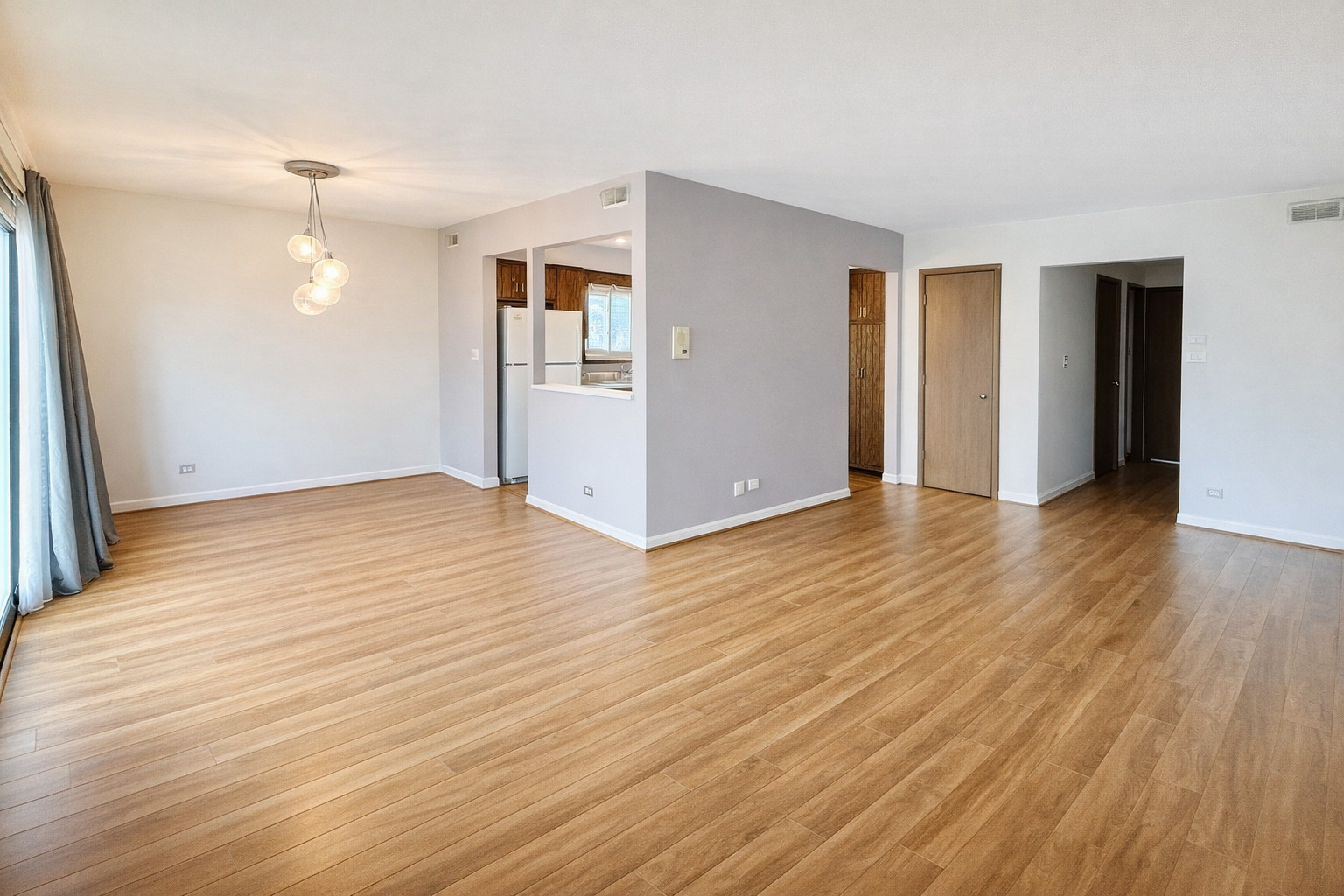 7925 Paxton Avenue 3b Property Photo 2