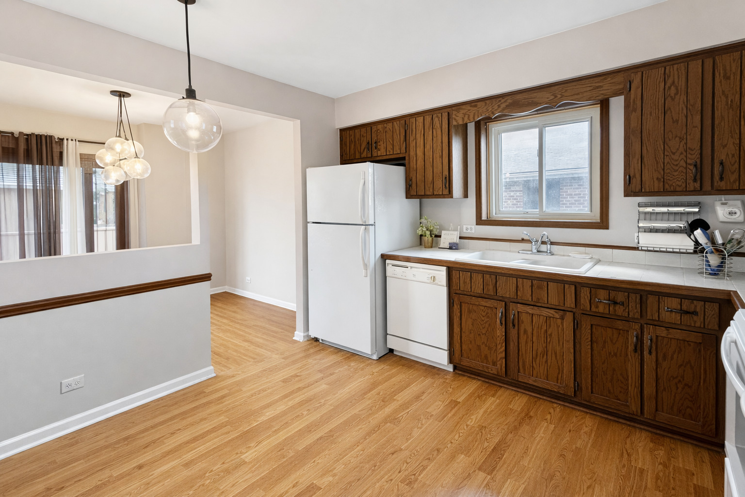7925 Paxton Avenue 3b Property Photo 6