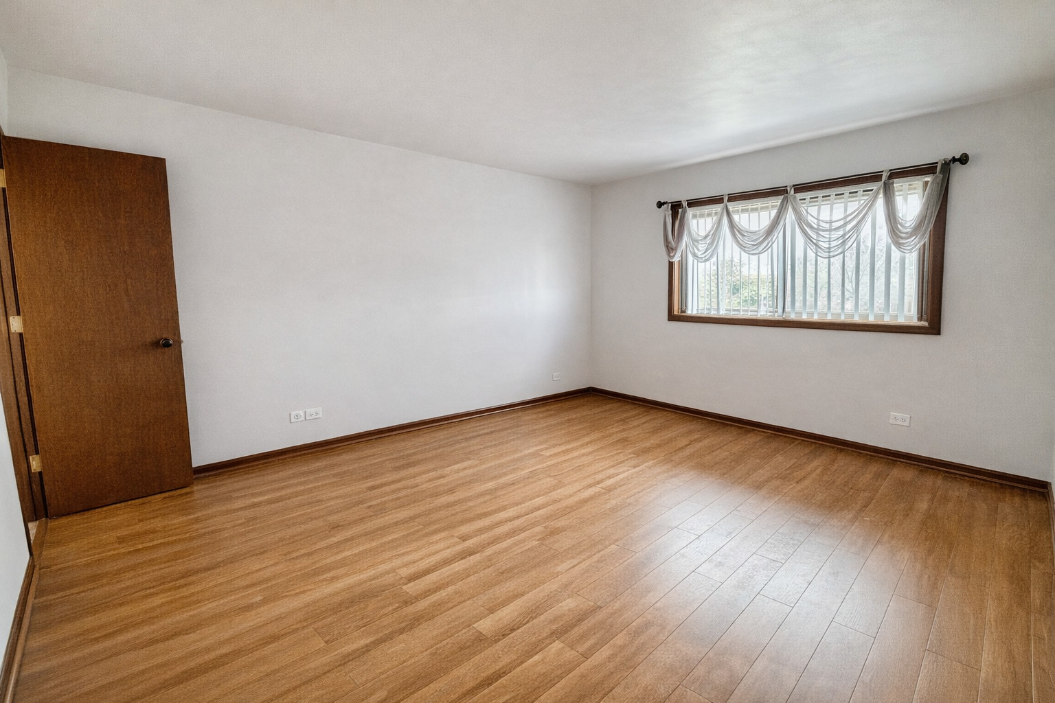 7925 Paxton Avenue 3b Property Photo 10