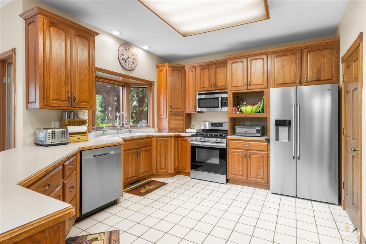 601 Ridgelawn Trail Property Photo 15