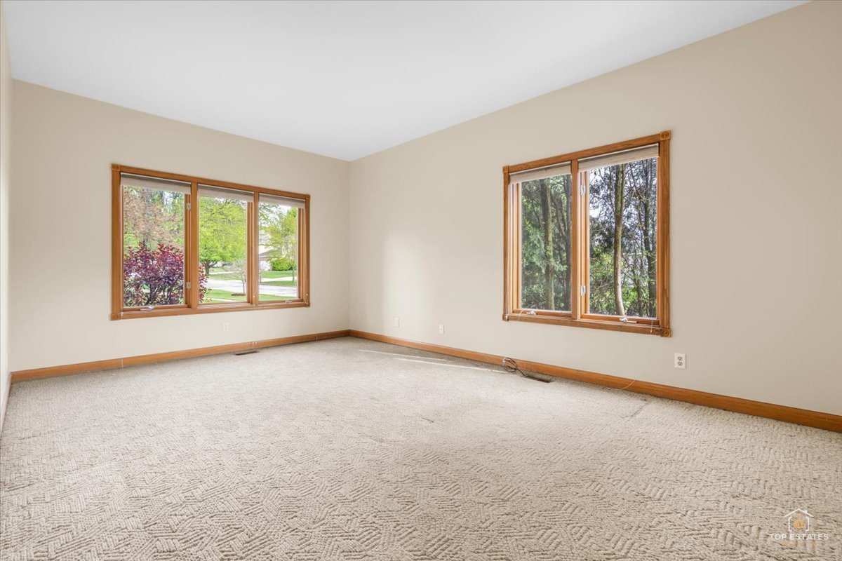 601 Ridgelawn Trail Property Photo 19