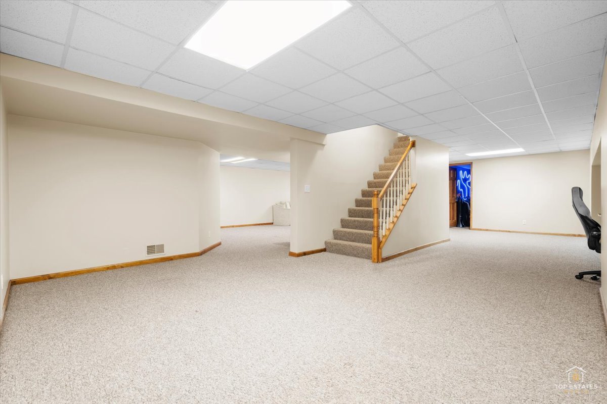 601 Ridgelawn Trail Property Photo 32