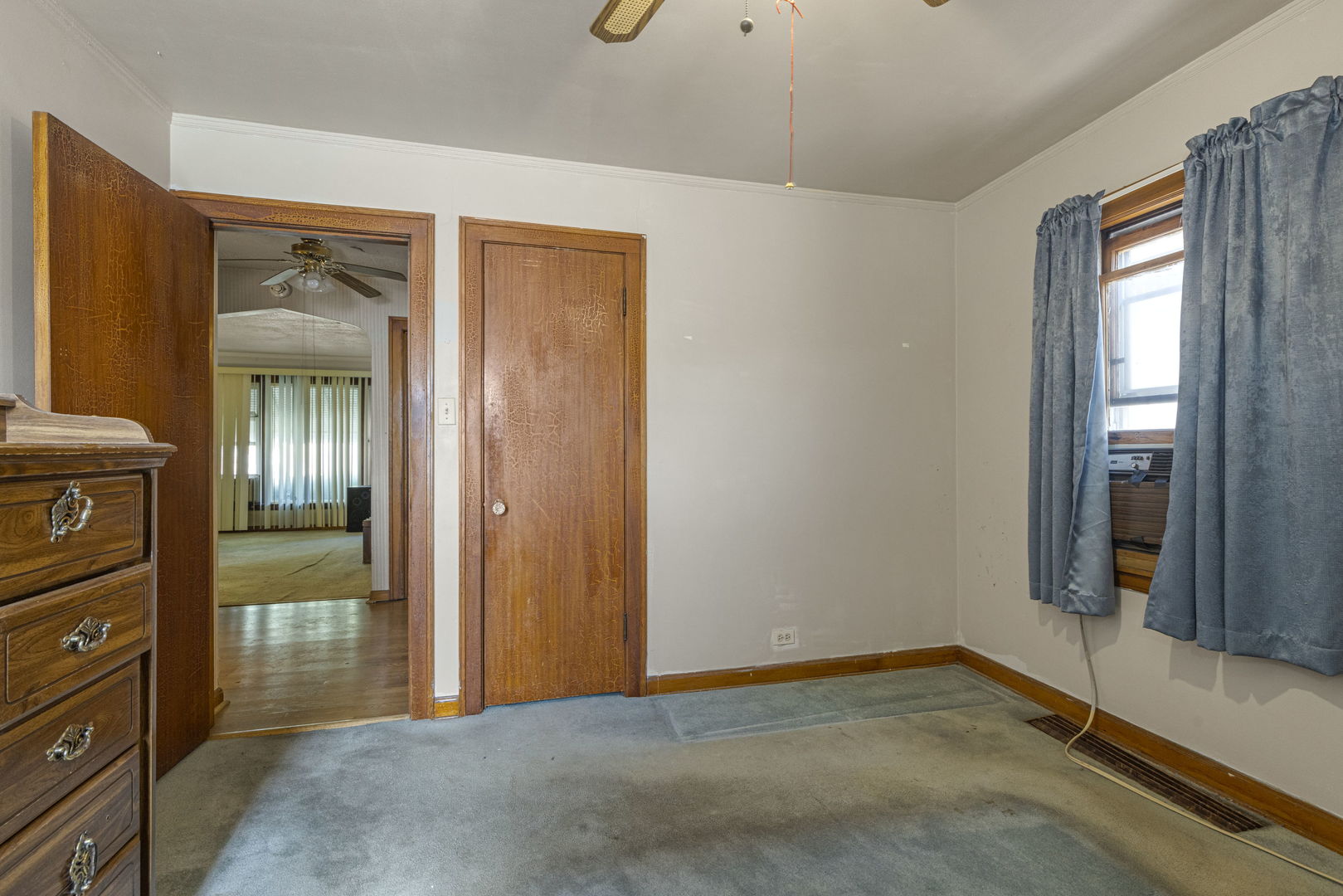 10535 S Peoria Street Property Photo 6