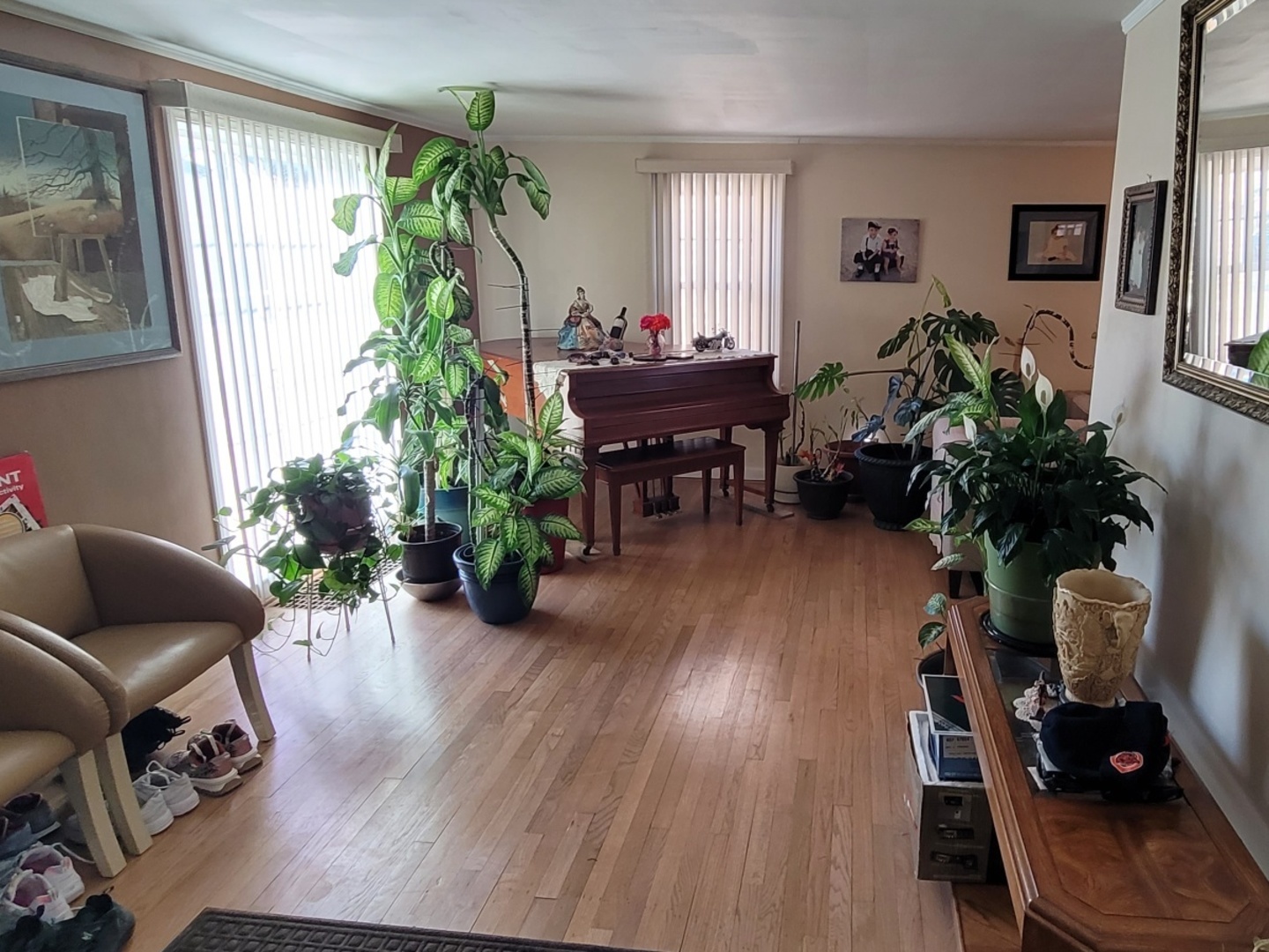 7432 W Gregory Street Property Photo 4