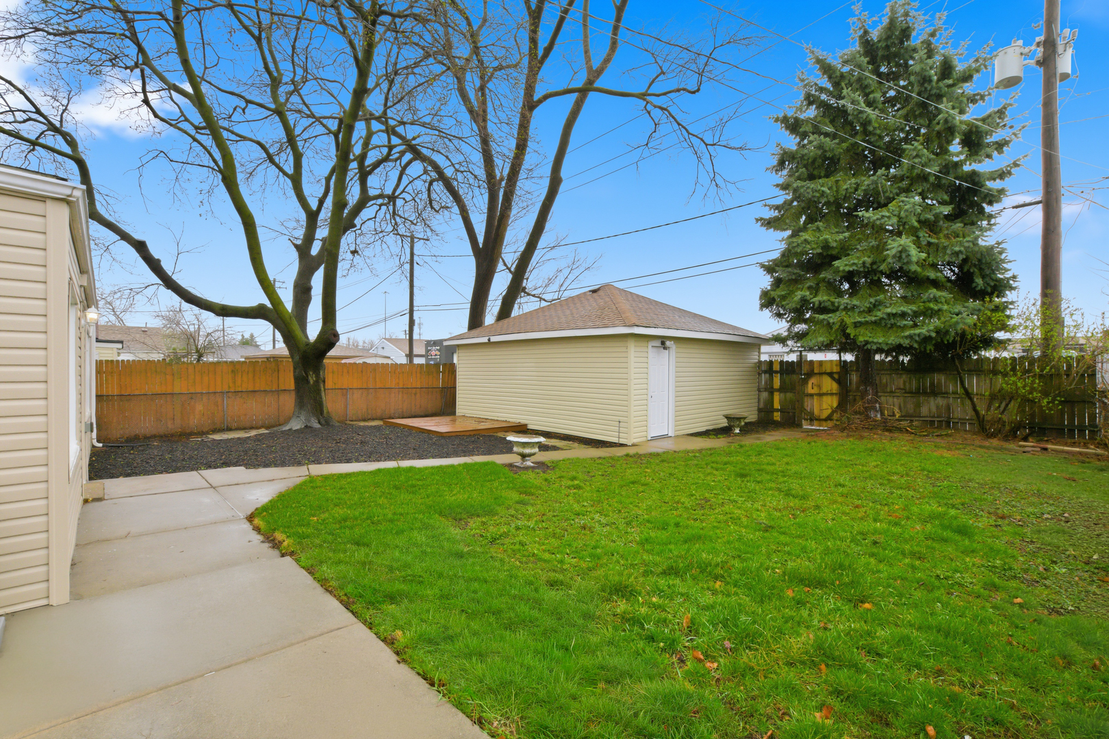 4438 Wesley Terrace Property Photo 2