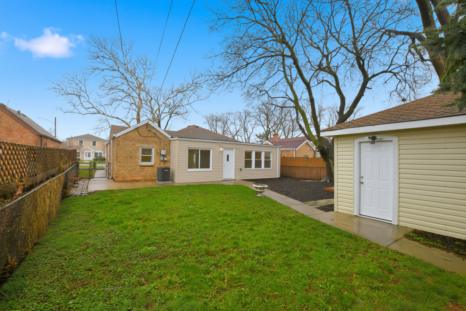 4438 Wesley Terrace Property Photo 3