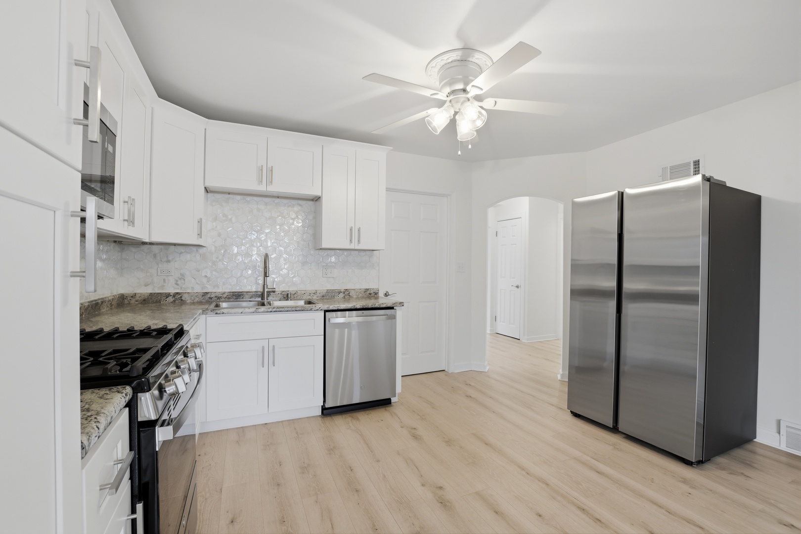 4438 Wesley Terrace Property Photo 6