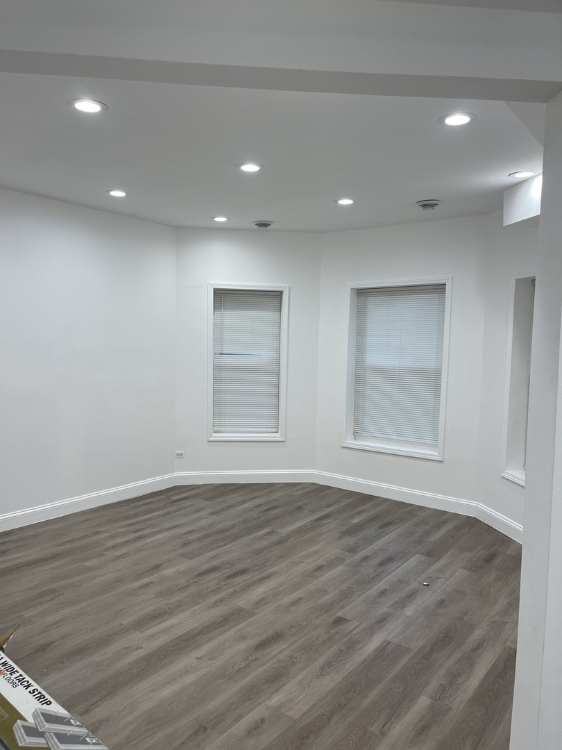 6141 S Eberhart Avenue Property Photo 12
