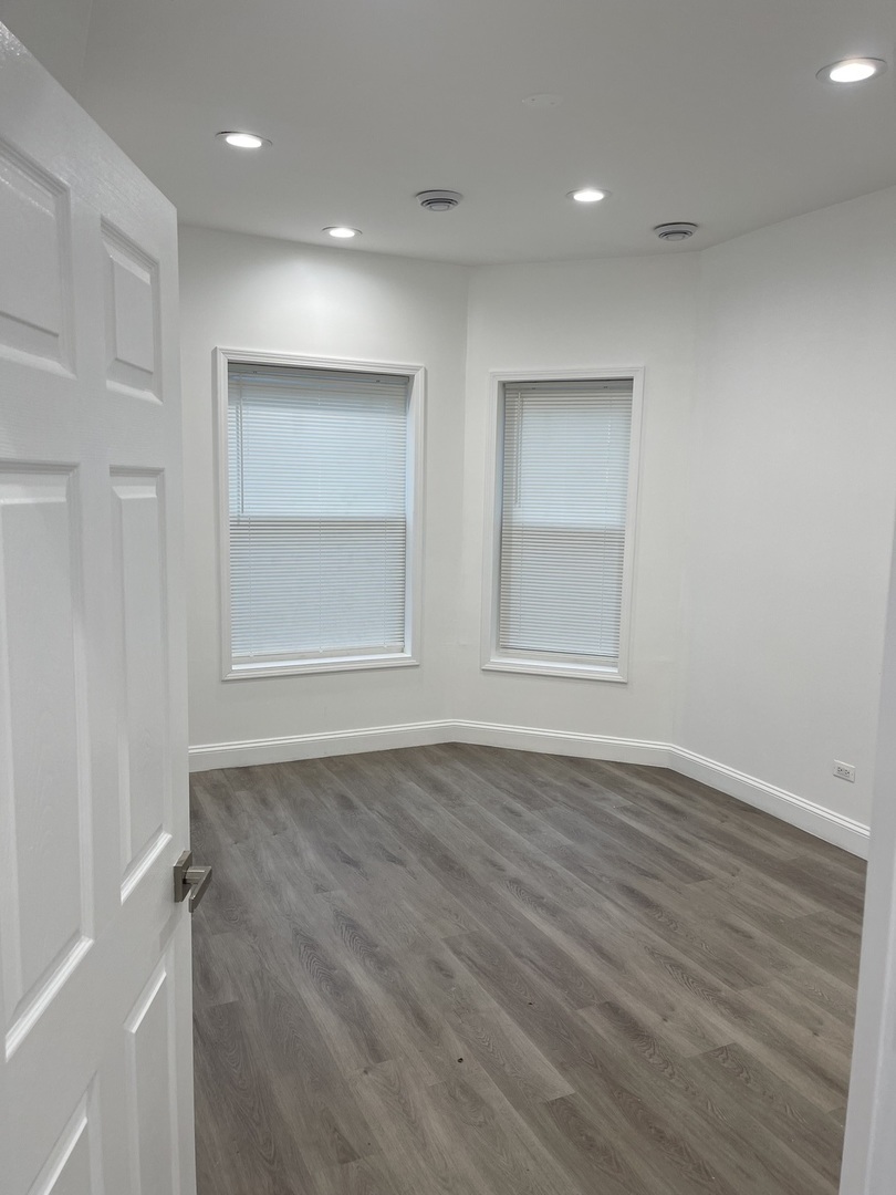 6141 S Eberhart Avenue Property Photo 14