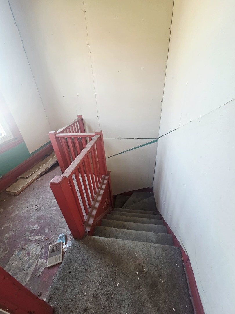 11705 S Lafayette Avenue Property Photo 9