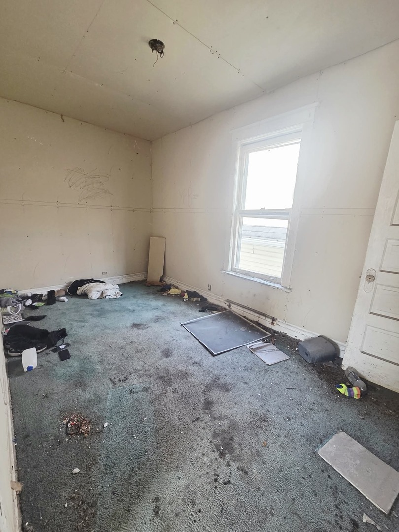 11705 S Lafayette Avenue Property Photo 11