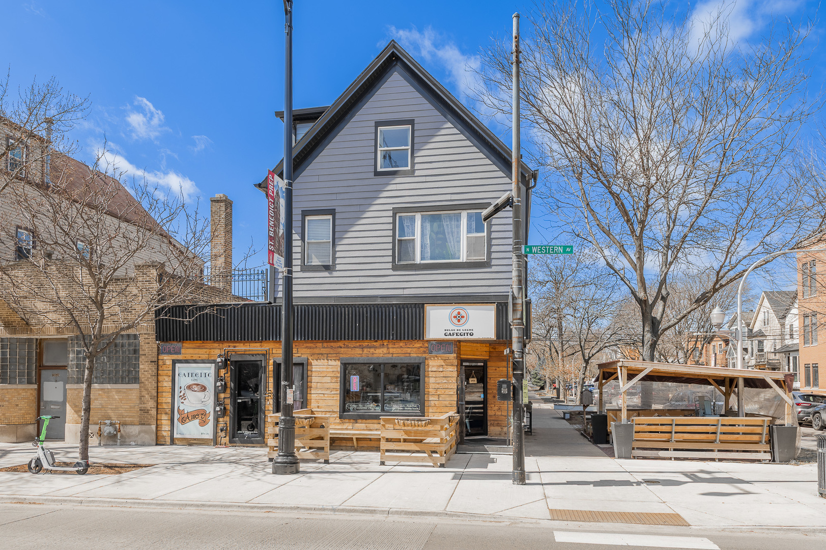 4054 N Western Avenue Property Photo 1