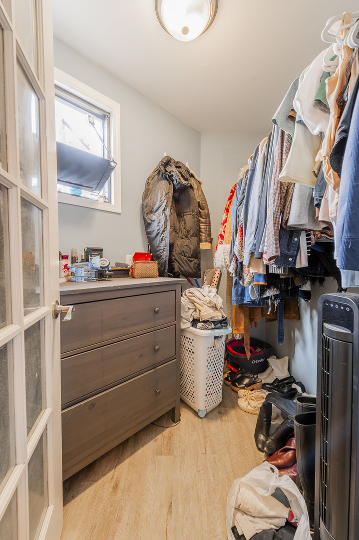 4054 N Western Avenue Property Photo 11