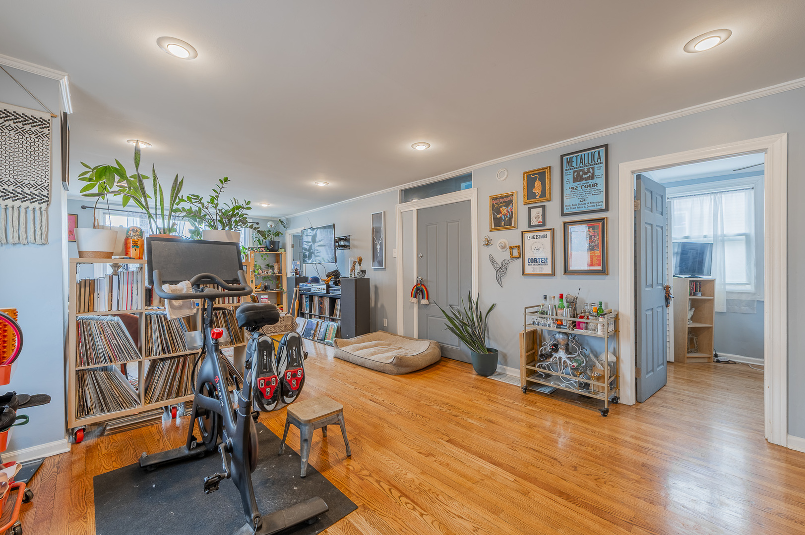 4054 N Western Avenue Property Photo 15