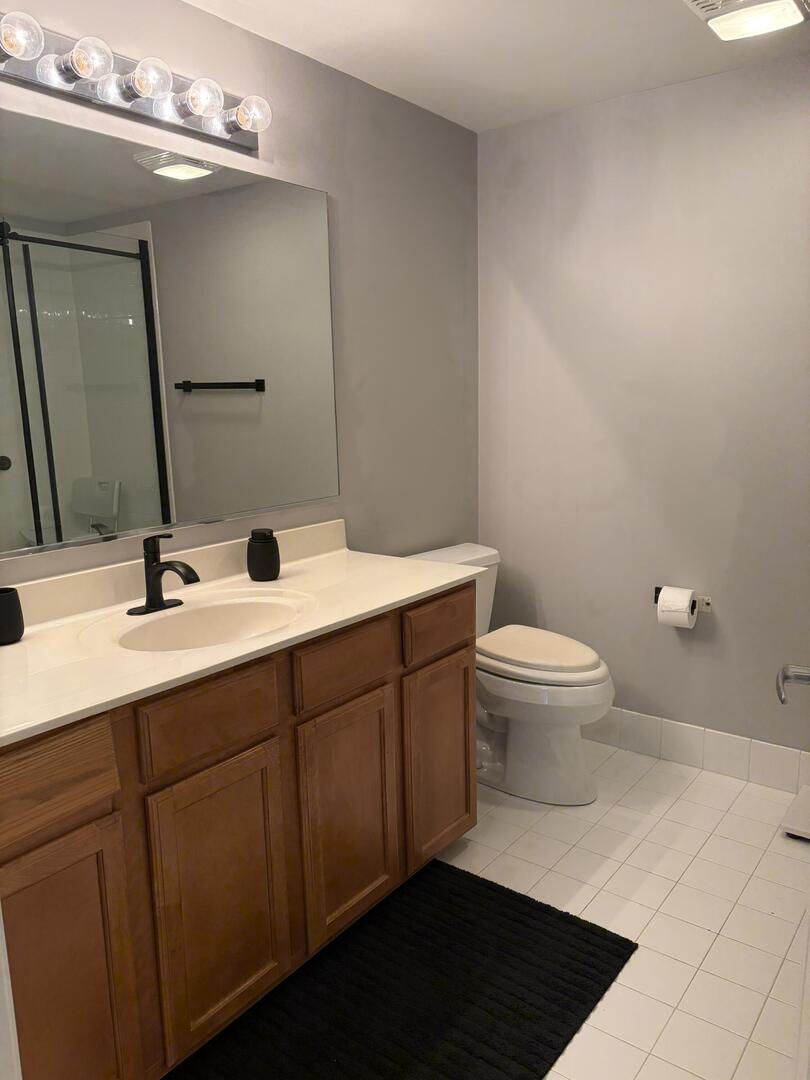 9355 Irving Park Road 402 Property Photo 12