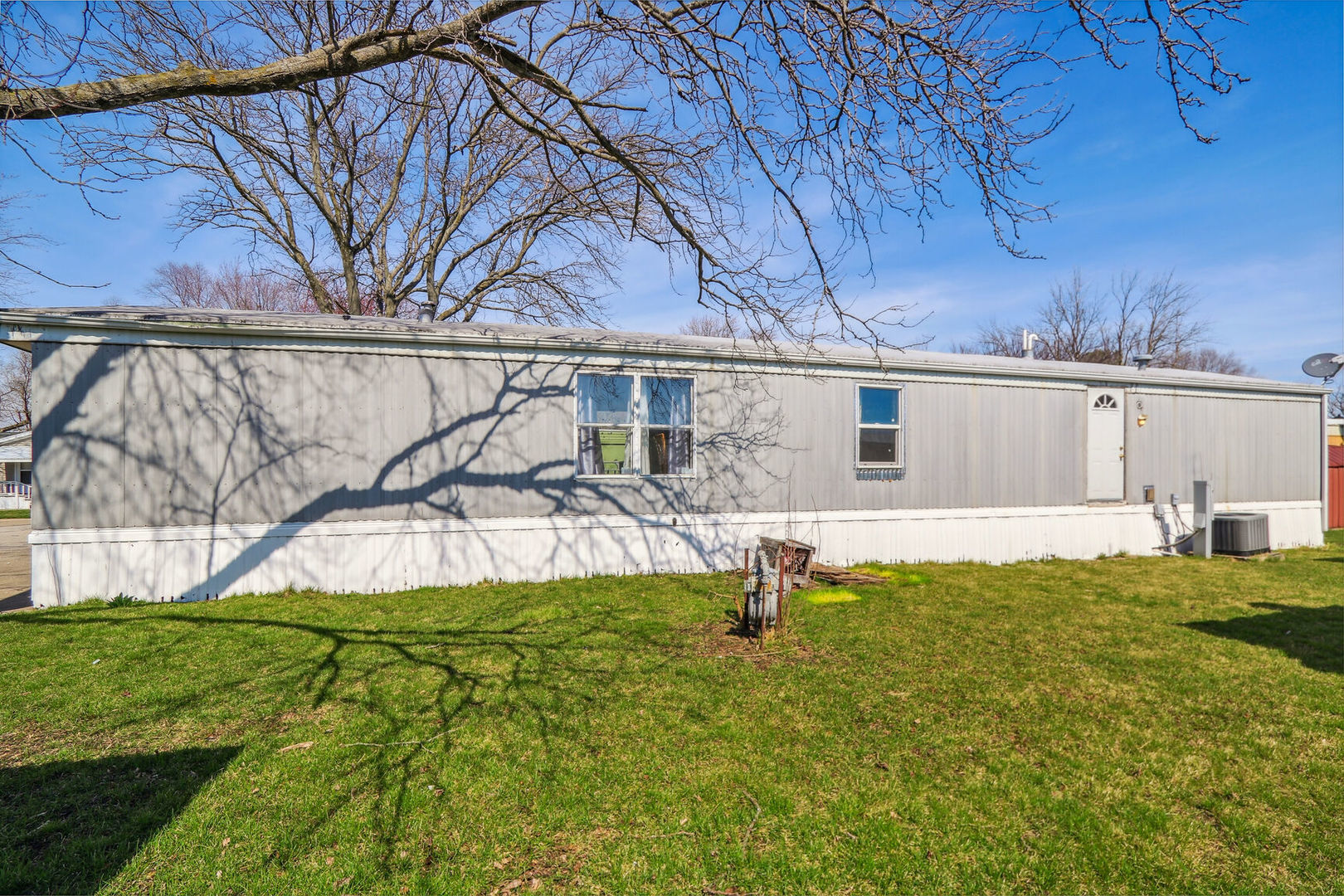 4809 W Windsor Road D18 Property Photo 4