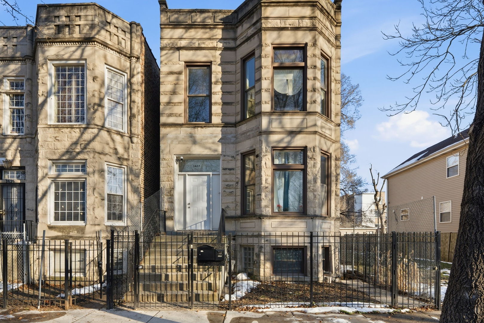 1637 S Saint Louis Avenue 1 Property Photo 1