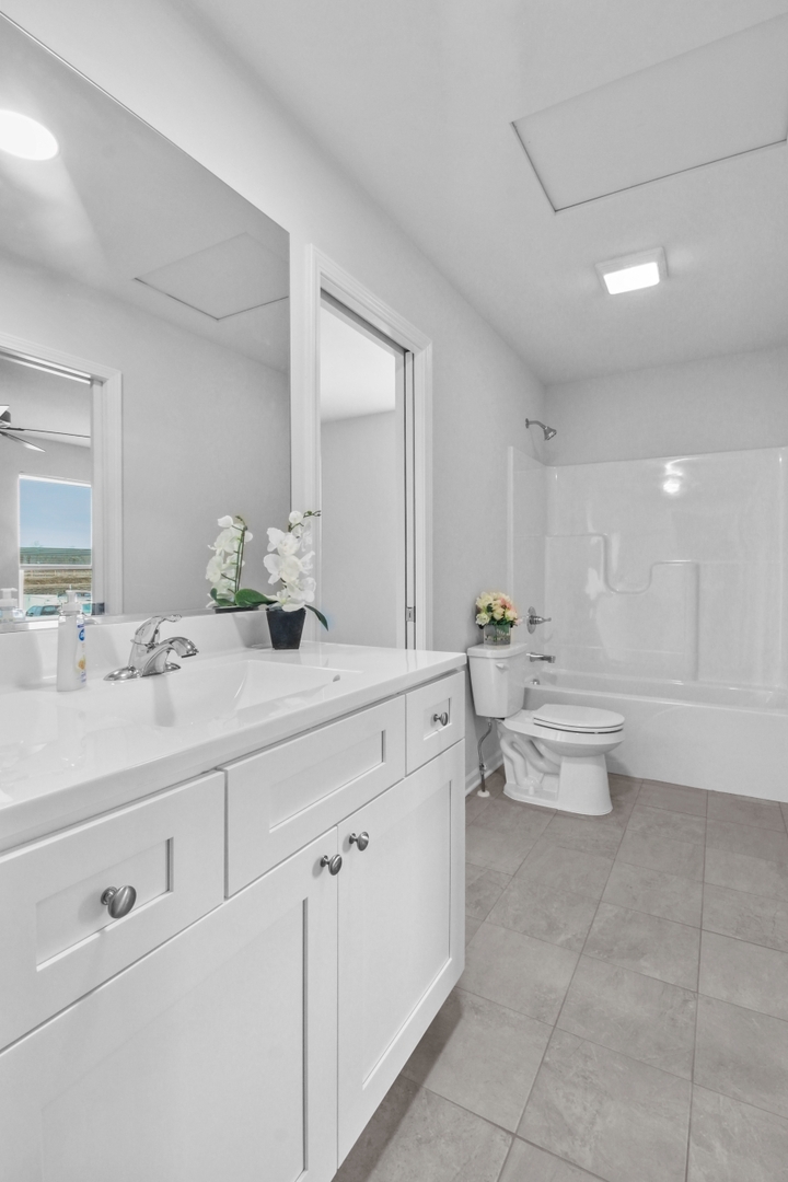 3033 W 82nd Place C Property Photo 6