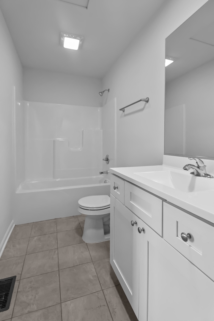 3031 W 82nd Place B Property Photo 6