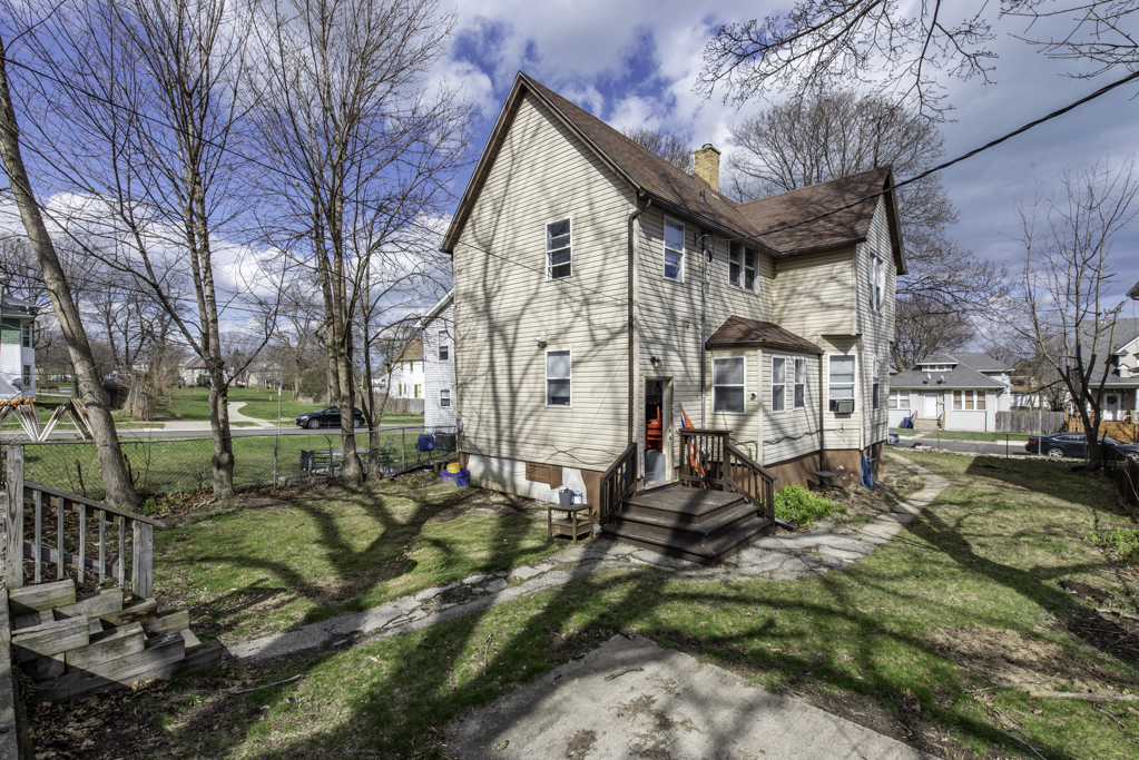 644 Lenox Avenue Property Photo 2