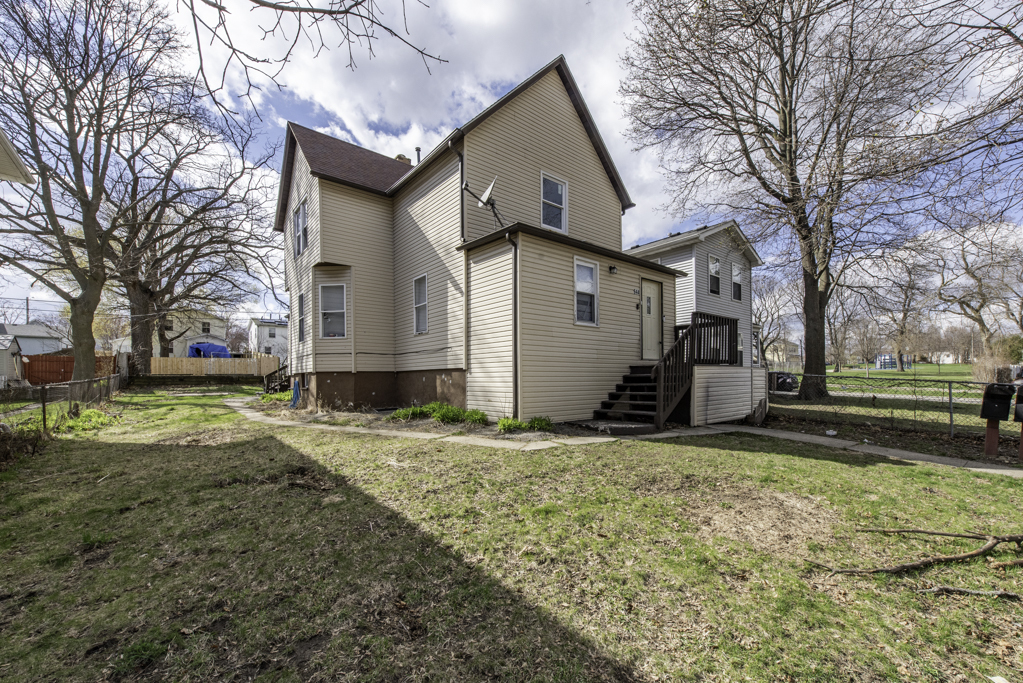 644 Lenox Avenue Property Photo 3