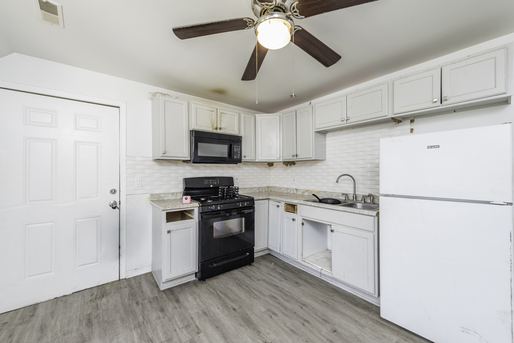 644 Lenox Avenue Property Photo 17