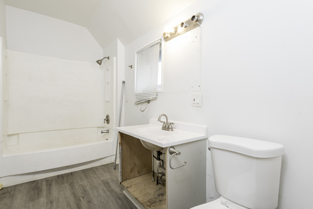 644 Lenox Avenue Property Photo 20