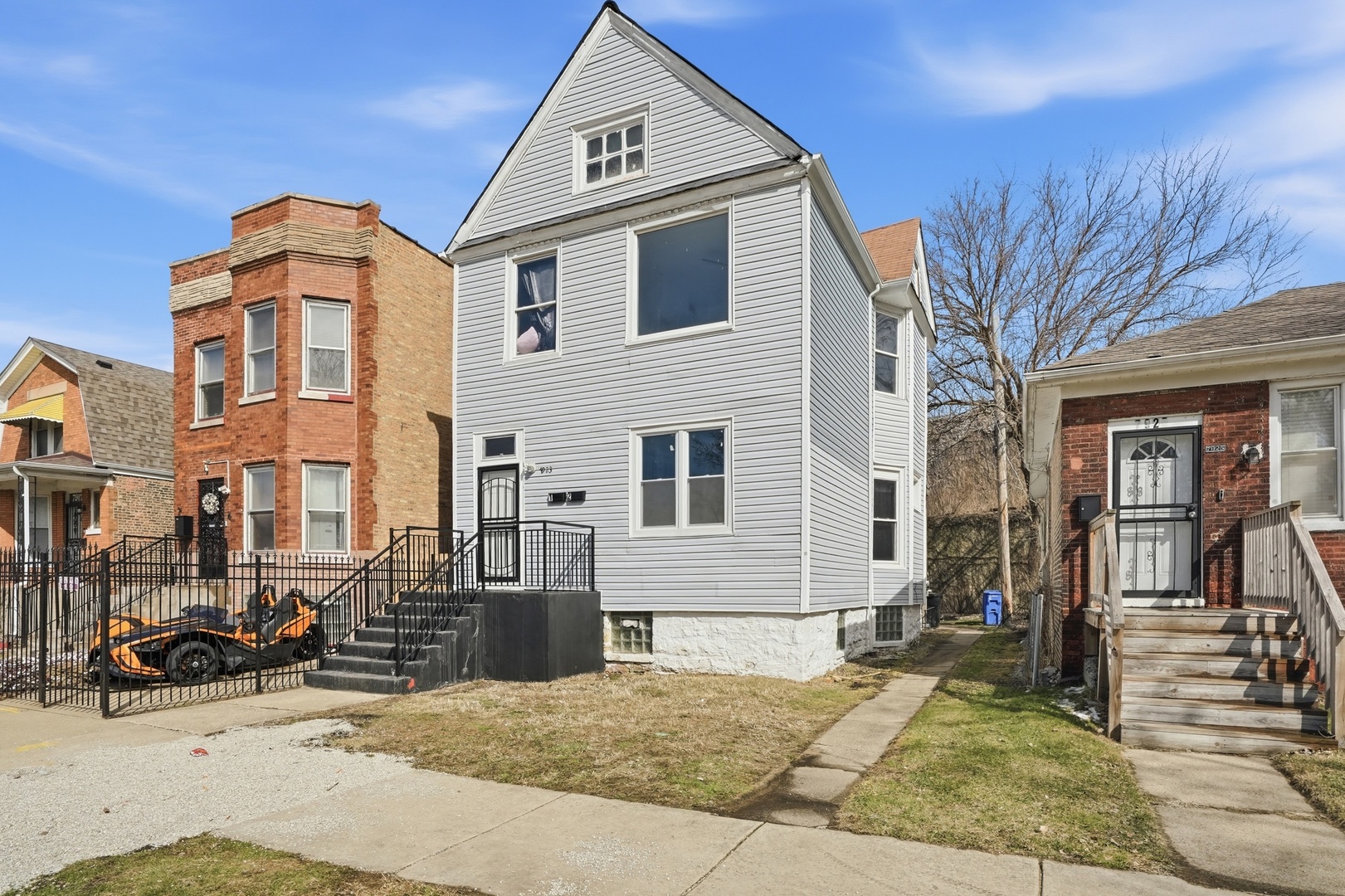 7923 S Lowe Avenue Property Photo 2