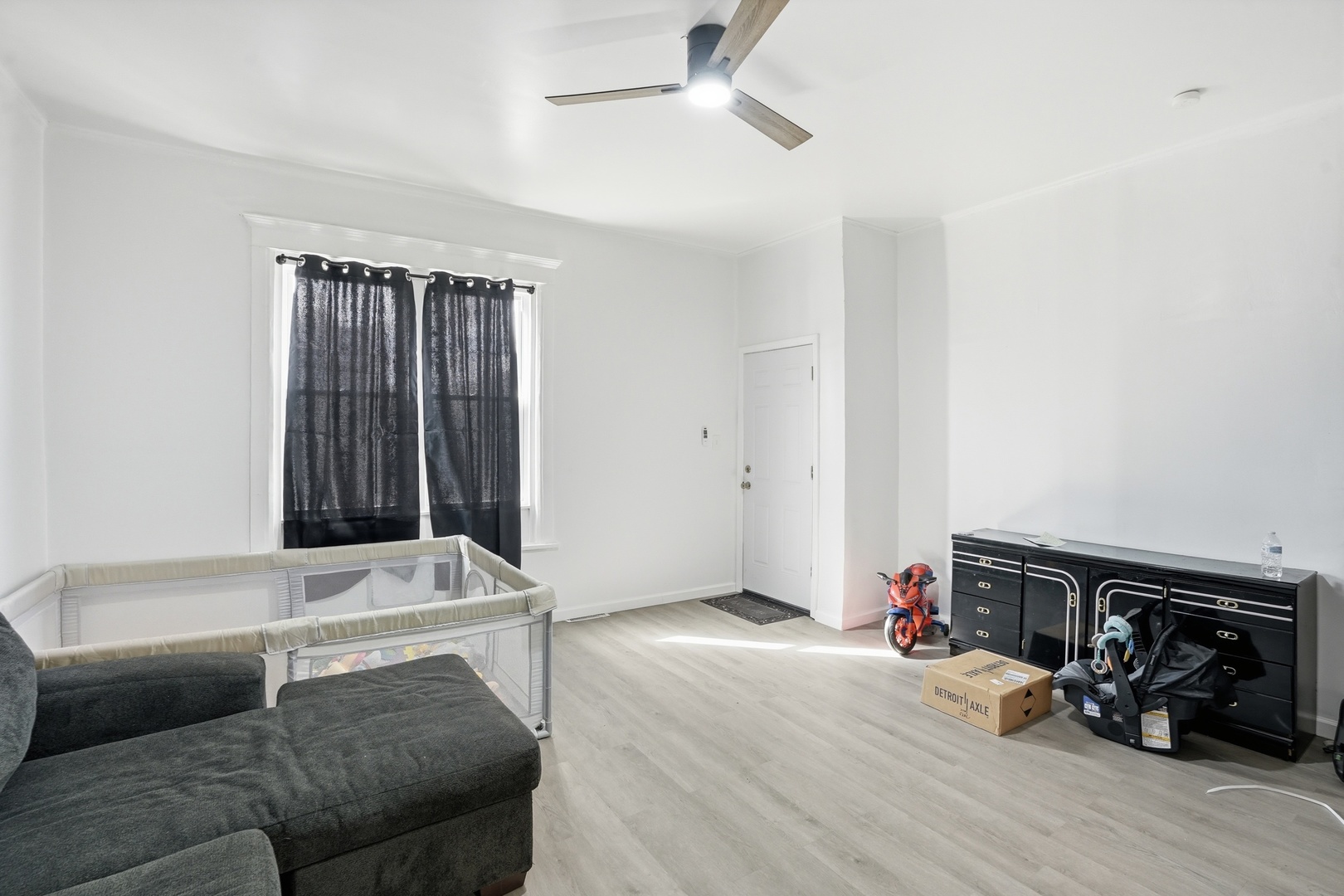 7923 S Lowe Avenue Property Photo 11
