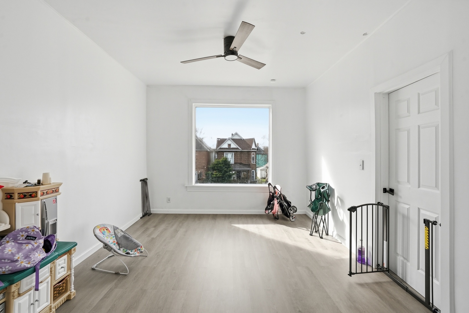 7923 S Lowe Avenue Property Photo 12