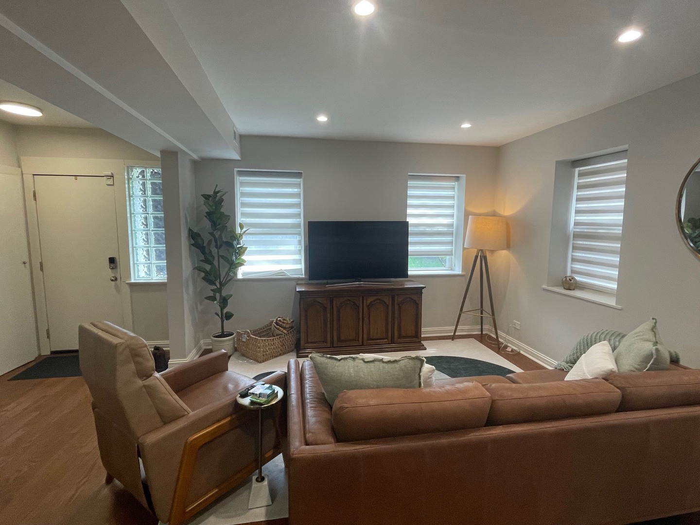 4542 N Ashland Avenue Property Photo 15