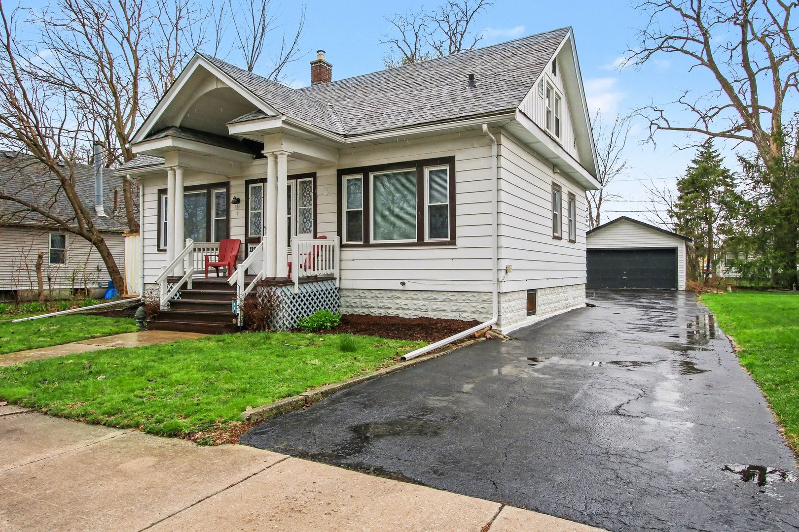 120 S Kinzie Street Property Photo 2
