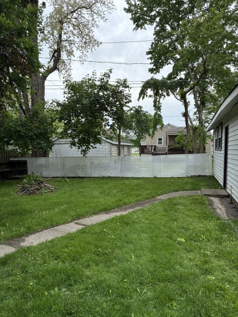 120 S Kinzie Street Property Photo 3