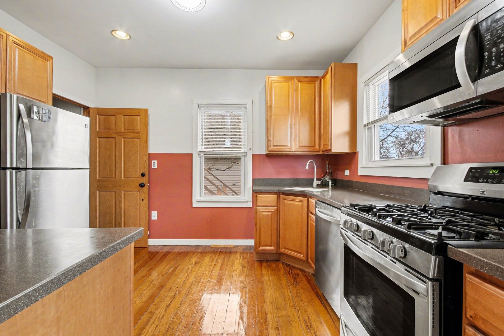 120 S Kinzie Street Property Photo 10